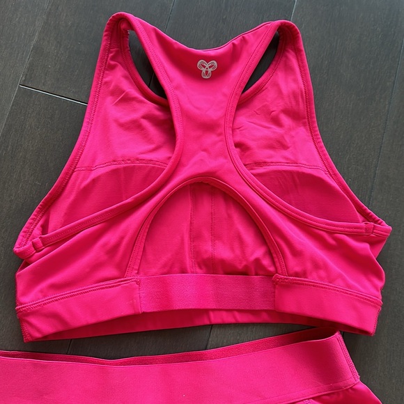 TNAction set in fuscia pink - Picture 3 of 7